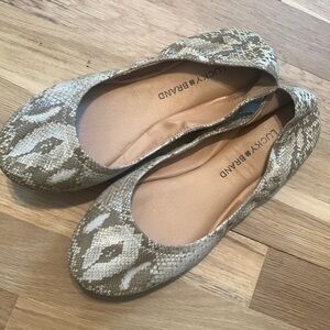 Lucky Brand Emmie Snakeskin Ballet Flats Cream and Tan Women’s 8